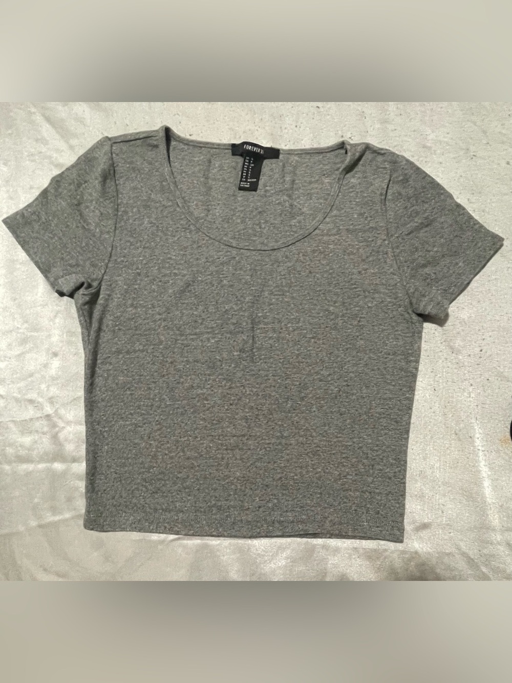 Forever 21 Gray Scoop Neck Crop Tee